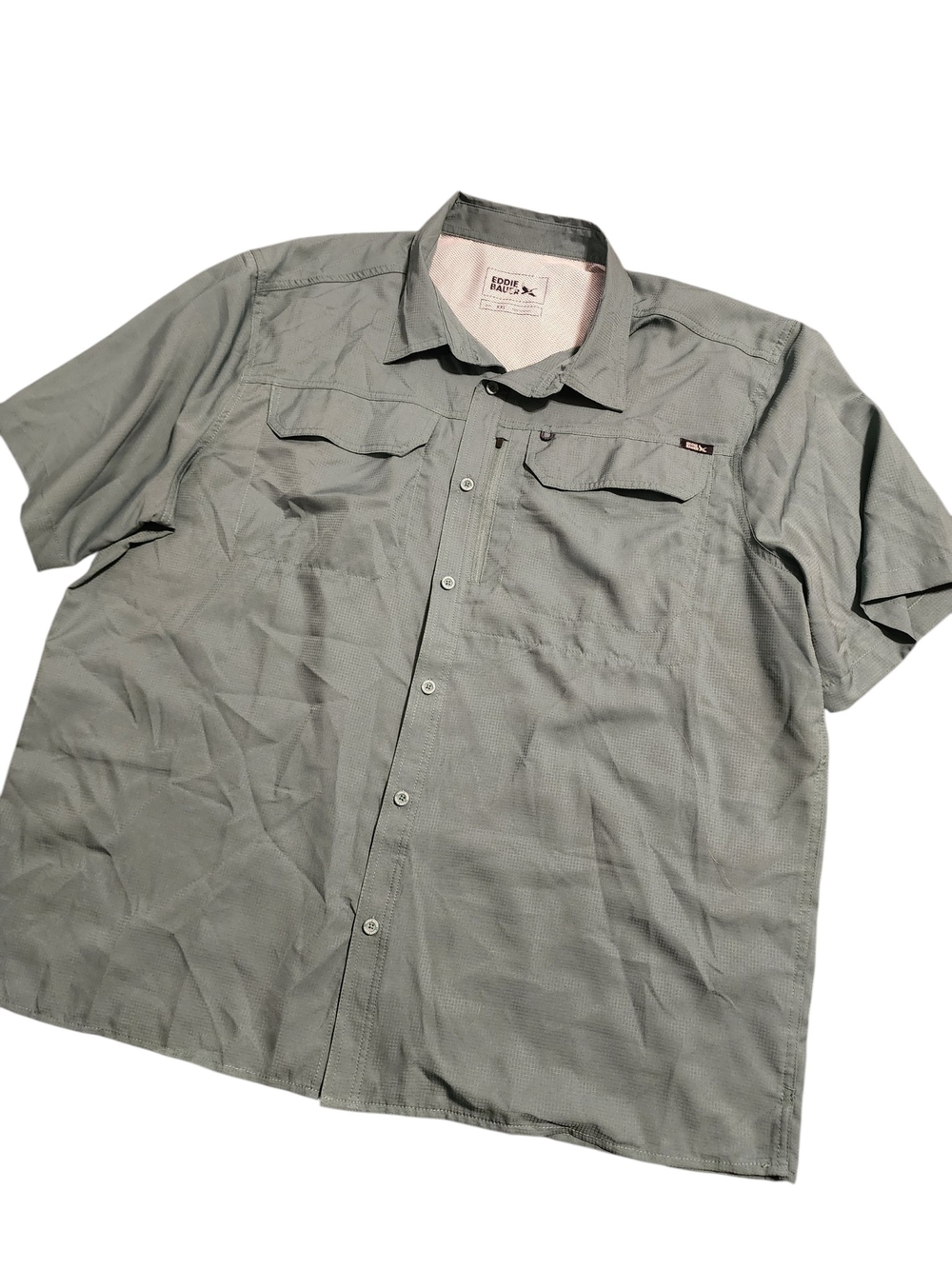 Eddie Bauer Men's Short-Sleeve Button-Down Shirt in Green